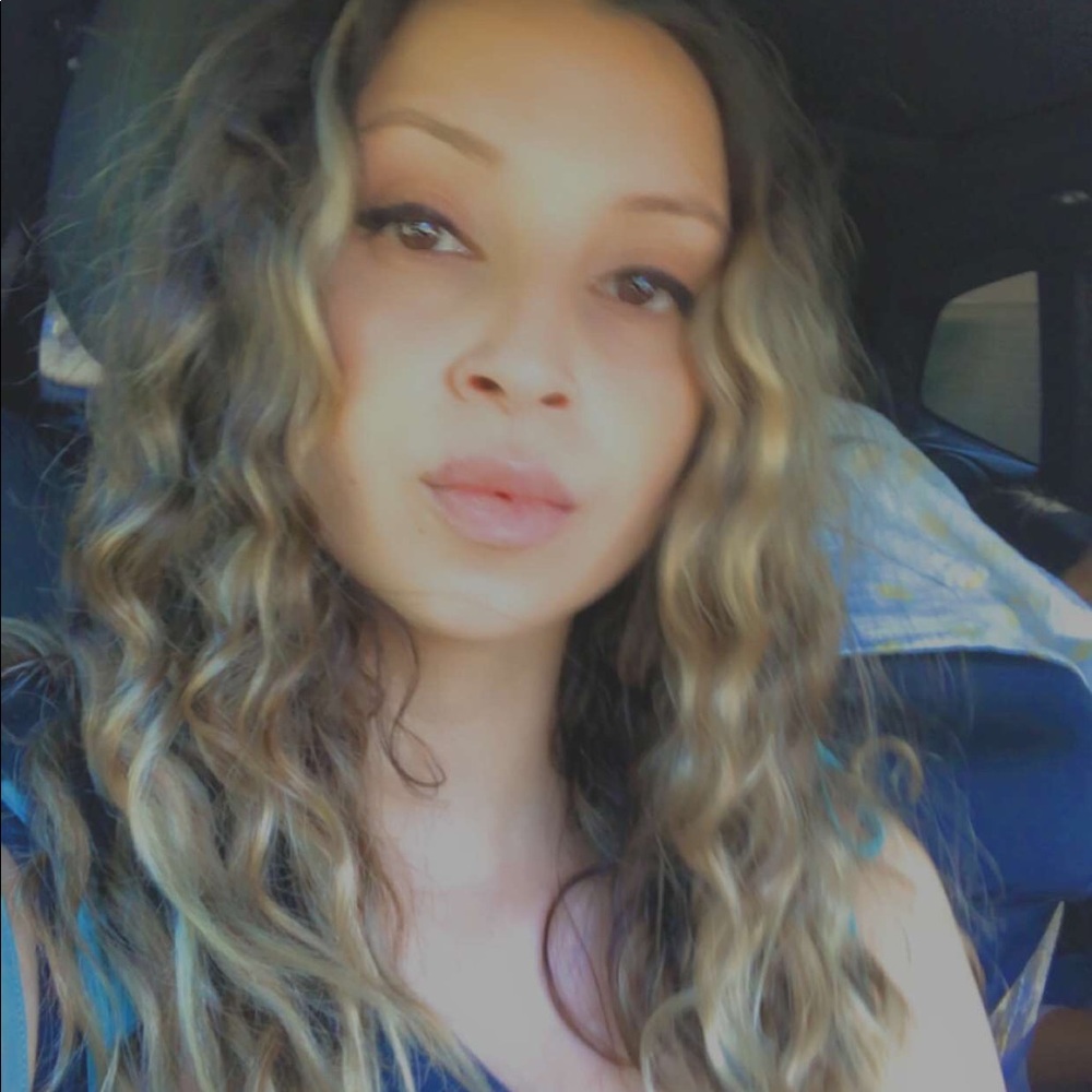 Meet your Posher, Evelyn